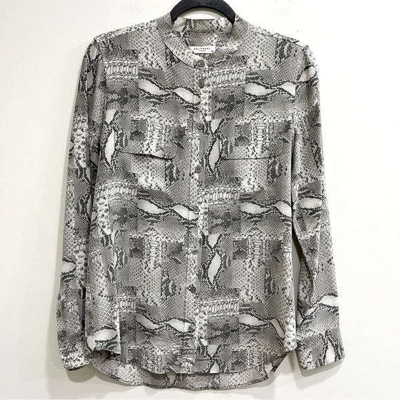 Equipment 100% silk collarless gray snakeskin print button up blouse small - Picture 1 of 8